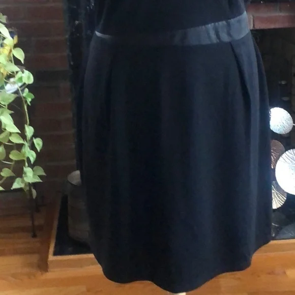 City Chic Women’s Black Short Sleeve Spliced Faux Leather Knee Length Dress - Picture 10 of 16